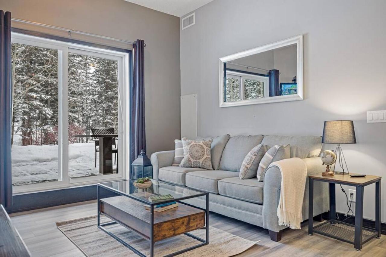 Nature'S Nook By Instant Suites Pool & Hottub Canmore Exterior photo