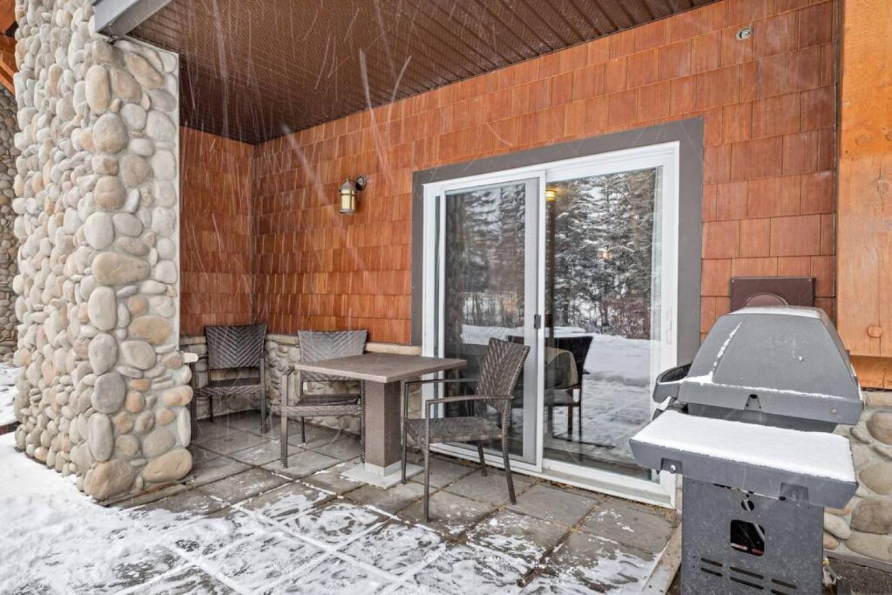 Nature'S Nook By Instant Suites Pool & Hottub Canmore Exterior photo