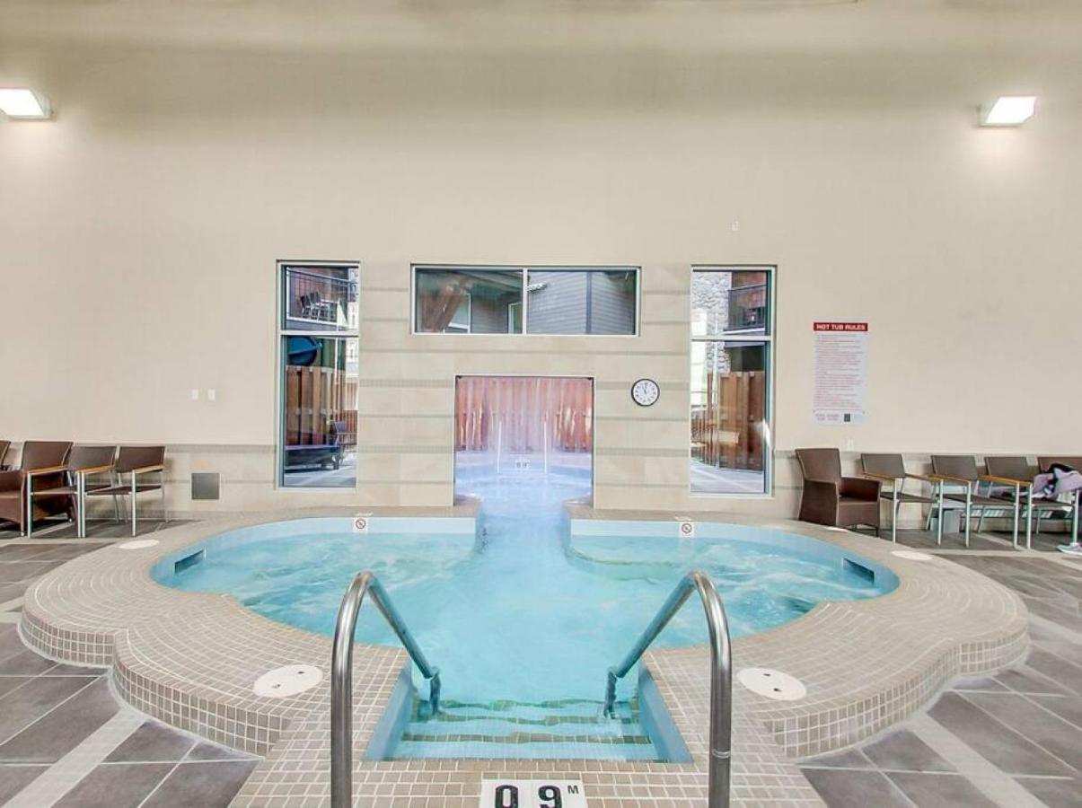 Nature'S Nook By Instant Suites Pool & Hottub Canmore Exterior photo