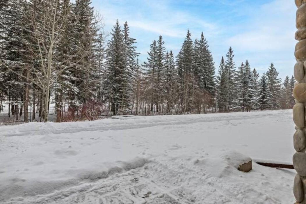 Nature'S Nook By Instant Suites Pool & Hottub Canmore Exterior photo