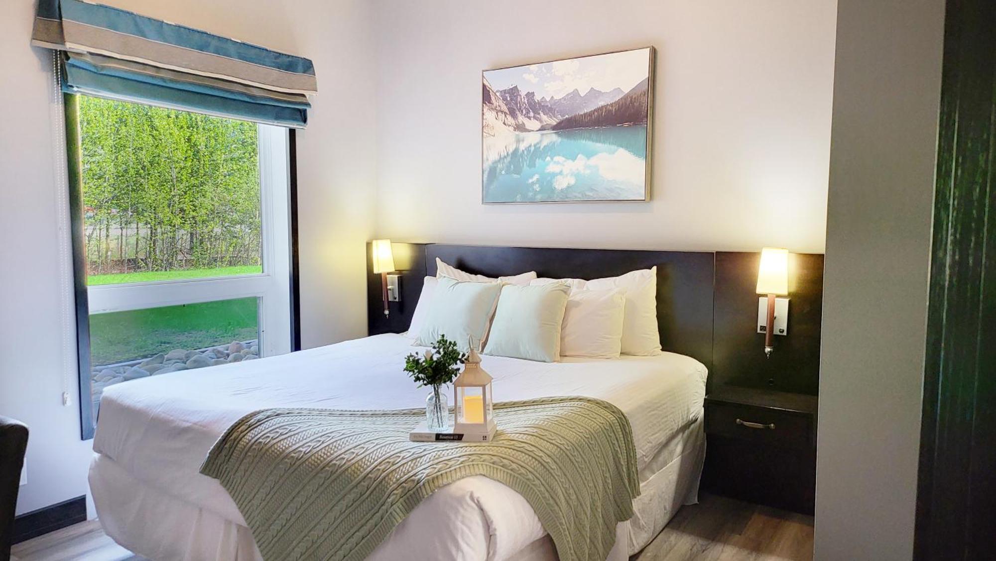 Nature'S Nook By Instant Suites Pool & Hottub Canmore Exterior photo