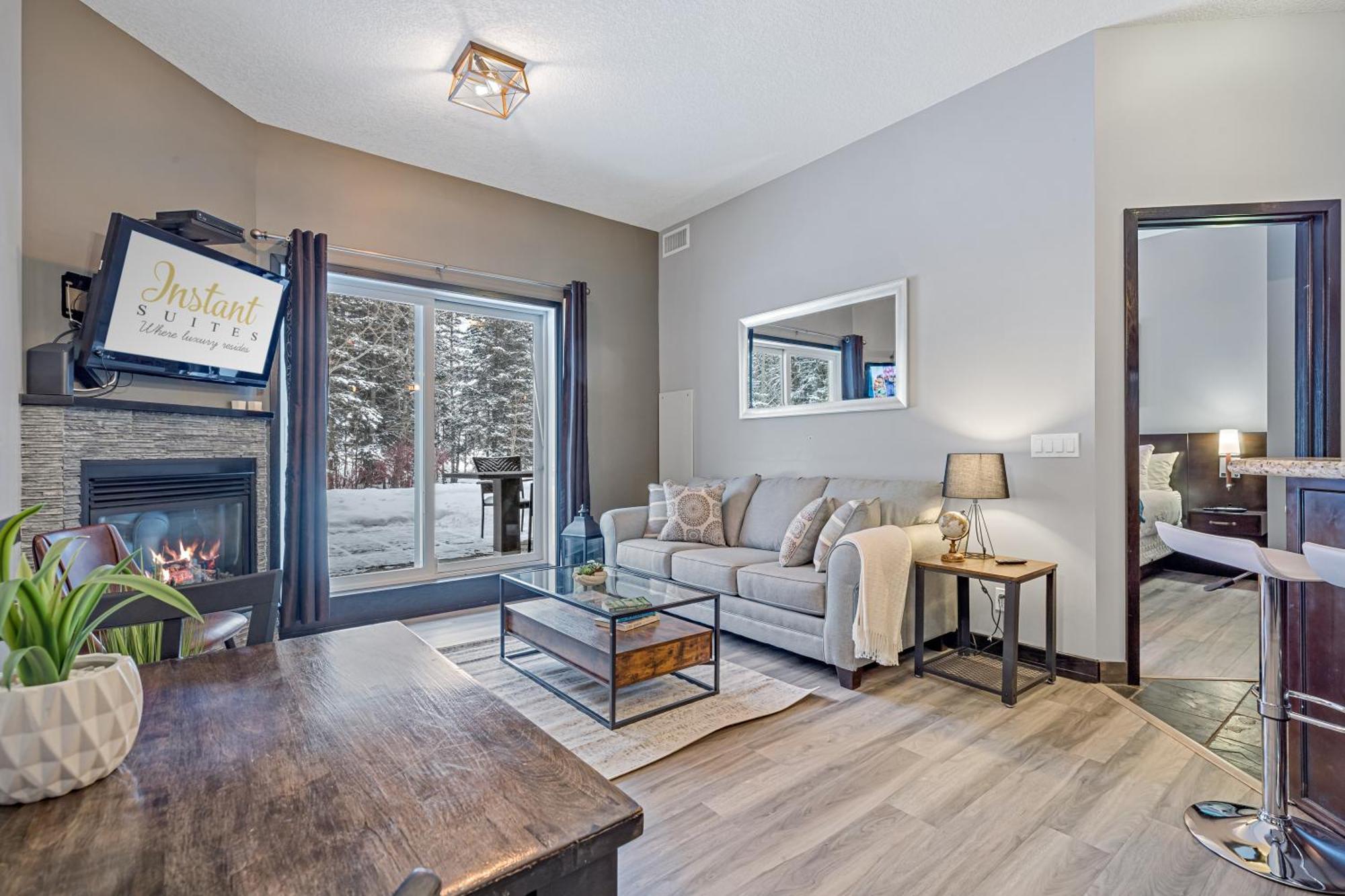 Nature'S Nook By Instant Suites Pool & Hottub Canmore Exterior photo
