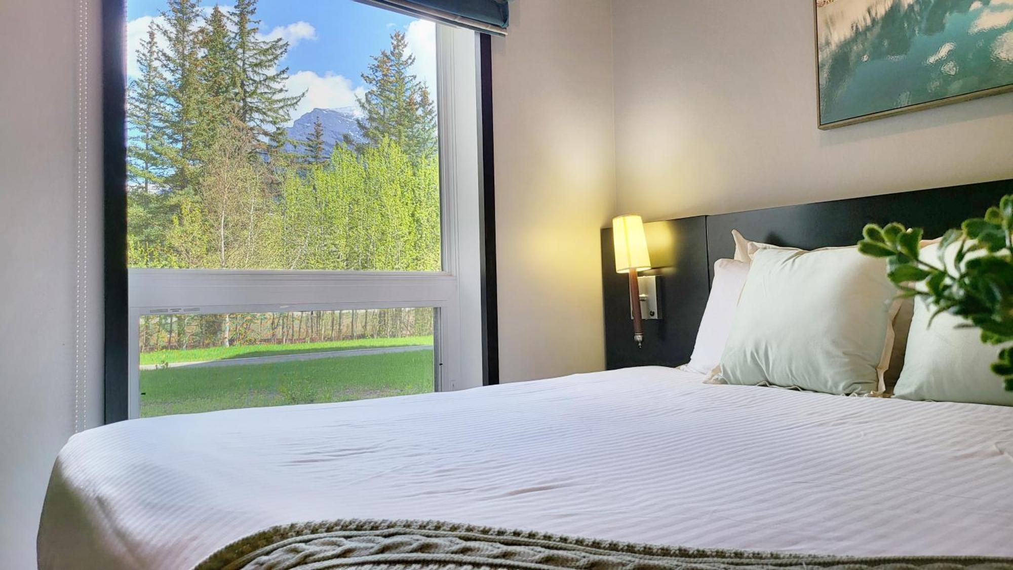 Nature'S Nook By Instant Suites Pool & Hottub Canmore Exterior photo